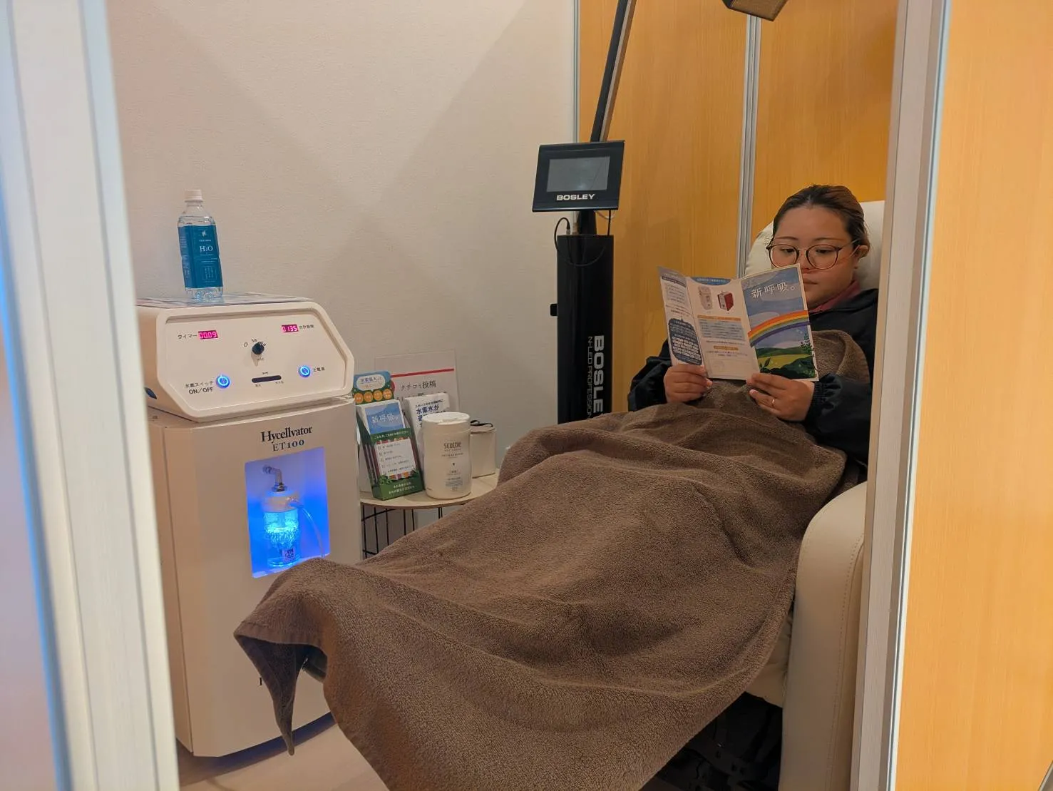 福岡県内で水素吸入ができるサロン「温活健康サロンアップ」の水素吸入部屋の写真